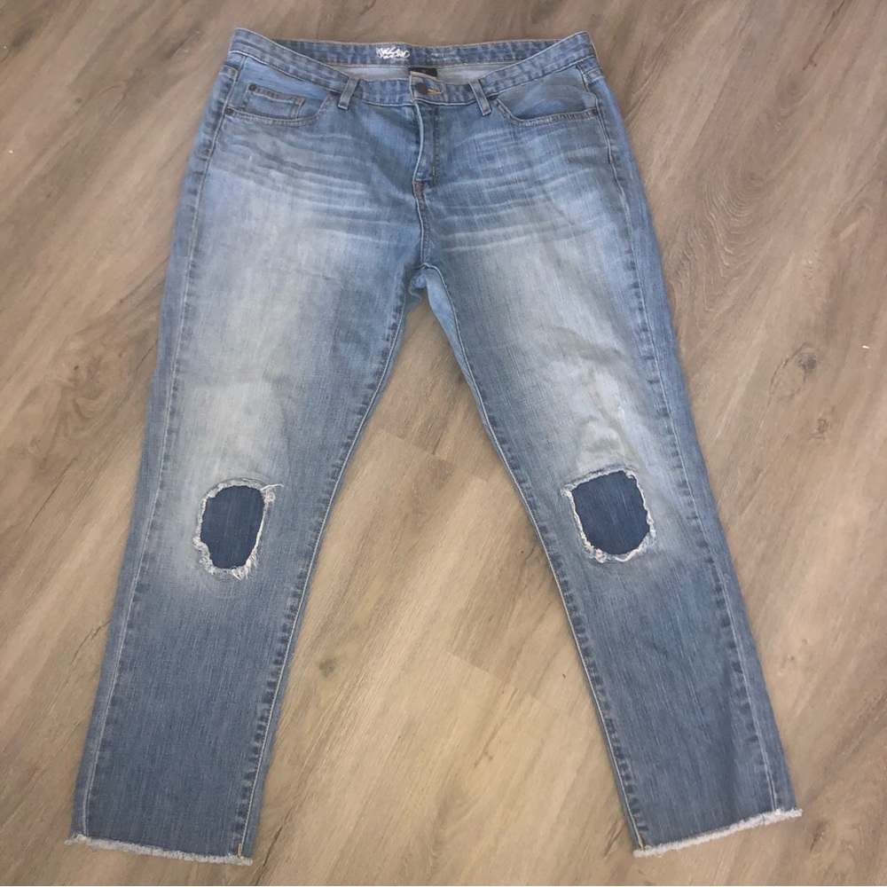 Mossimo boyfriend crop jeans medium wash women Sz 12 patched knees